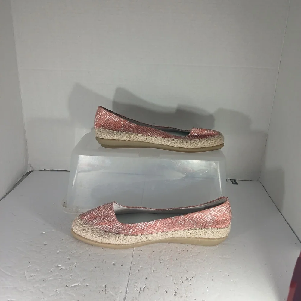 Cliffs by White Mountain Espadrille Flats 8M Pink Snakeskin Print Boho Casual